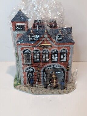 New Partylite The Fire Station Tea Light House P8351